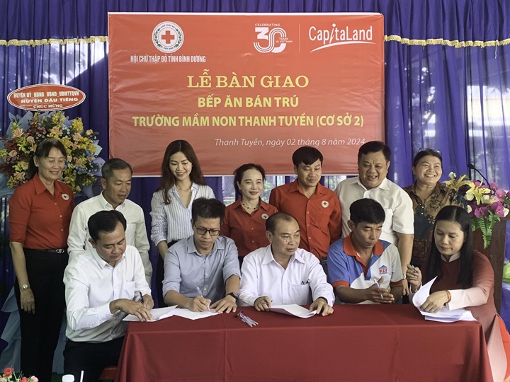 step-for-kindness-in-hanoi---03-21371496.JPG