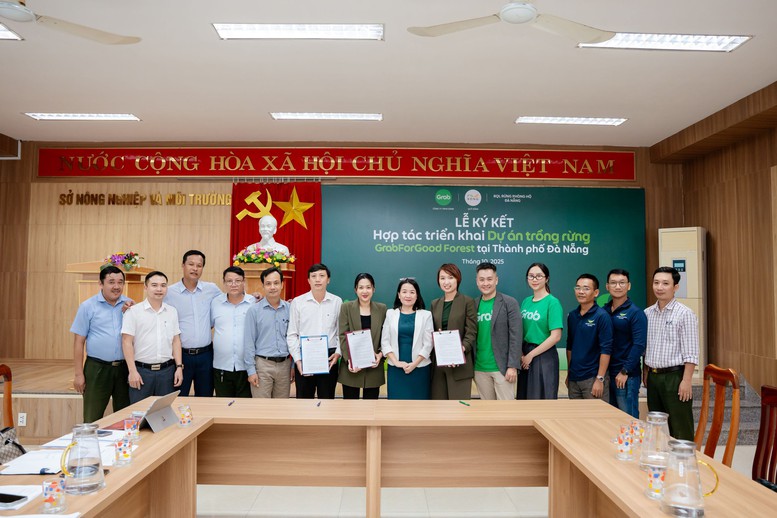 le-ky-ket-trien-khai-du-an-trong-rung-grabforgood-forest-giua-grab-viet-nam-va-ban-quan-ly-rung-phong-ho-thanh-pho-da-nang-cung-quy-song-17611249018931667563050.jpg