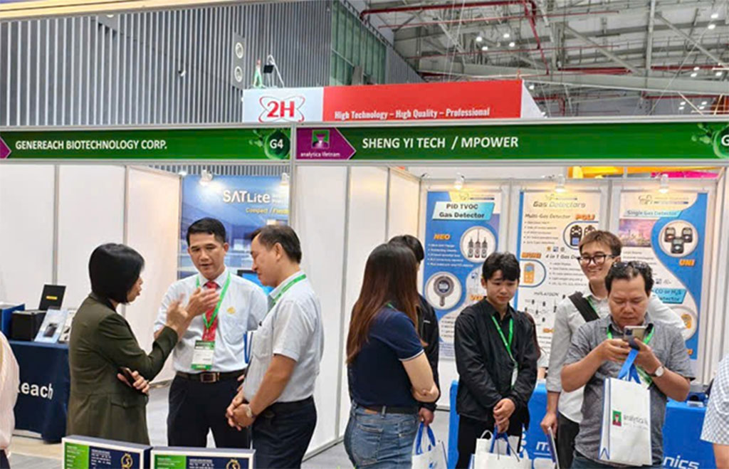 analytica_02042.jpg