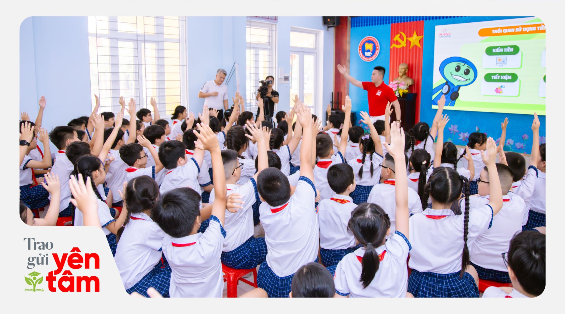 cac-em-hoc-sinh-hao-hung-tham-gia-hoat-dong-tuong-tac-1779099114.jpg