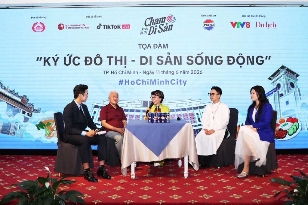 Toa-Dam-Ky-uc-do-thi-%E2%80%93-Di-san-song-dong-compressed-1024x683.jpg