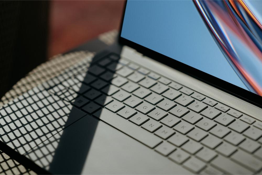 ASUS_ExpertBookUltra_ACN_Scenario34-2.jpg
