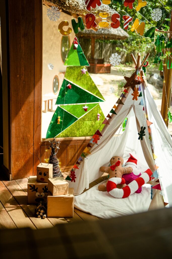 SSNVB-Christmas-Decor-3-lon-682x1024.jpeg