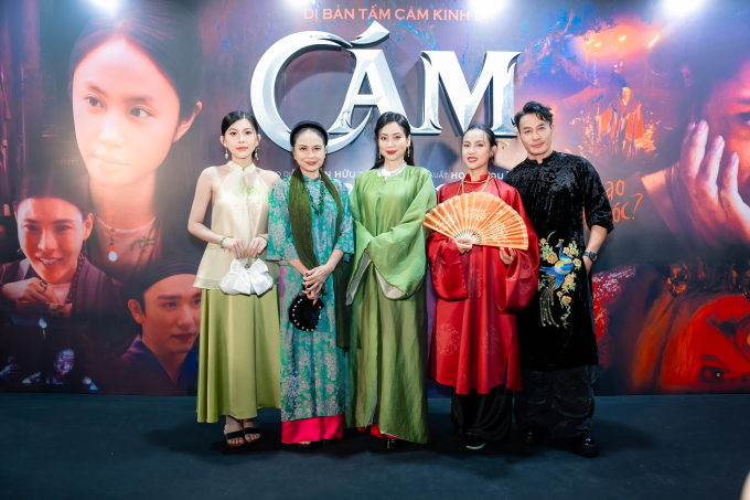 trung-ngan-nsut-ngoc-hiep-thuyet-thu-nhu-phuc-ntk-truong-thanh-long_680.jpg