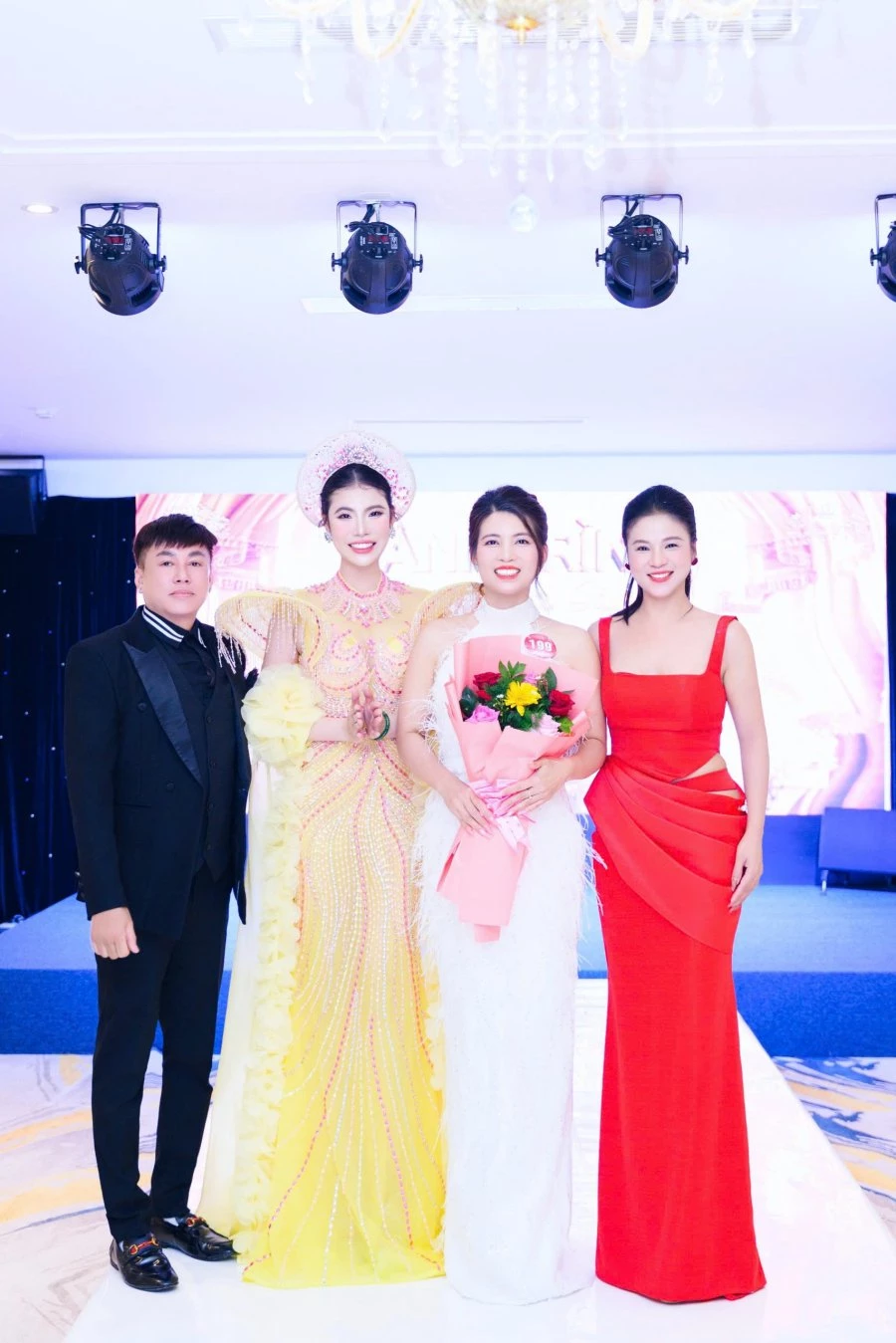 batch_z7166264541186_12aeb346fb7f4b3a837443732e6c4c1b.jpg?format=webp