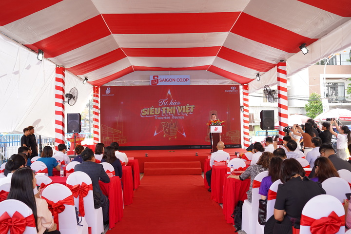 toan-canh-le-khai-mac-chuong-trinh-tu-hao-sieu-thi-viet-voi-su-tham-du-cua-lanh-dao-dai-dien-so-ban-nganh-doi-tac-truyen-thong-va-dong-dao-khach-moi-17515046.JPG