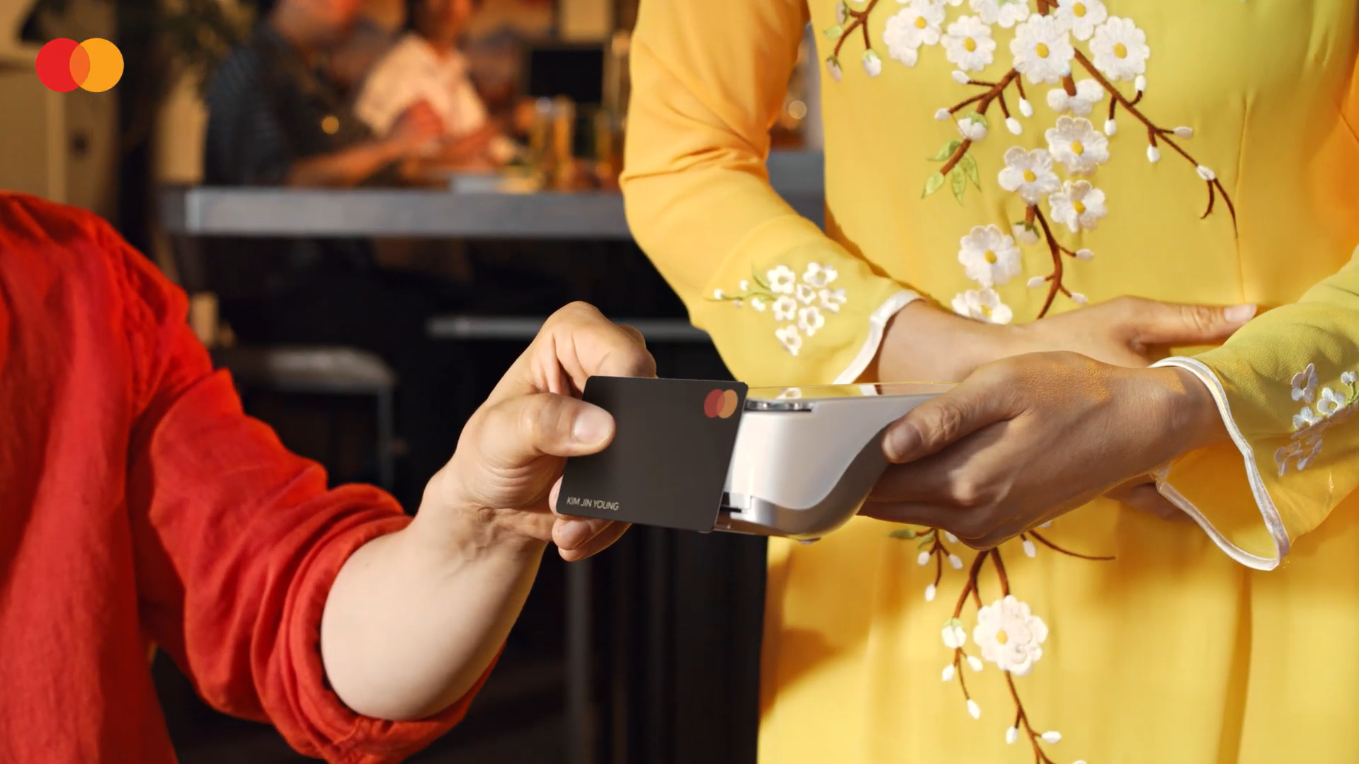 Du khách có thể thanh toán dễ dàng bằng thẻ Mastercard.