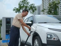 Grab thử nghiệm dịch vụ GrabCar xe điện tại Hà Nội
