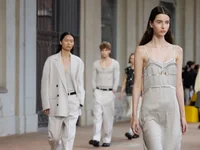 Onitsuka Tiger ra mắt bộ sưu tập Xuân Hè 2025 chủ đề Urban Beats - Nhịp Điệu Thành Thị tại Milan Fashion Week