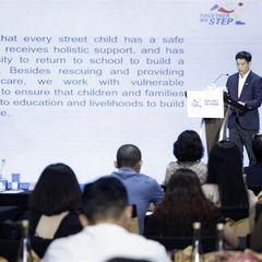 step-for-kindness-in-hanoi---04-jpg-21361939.jpg