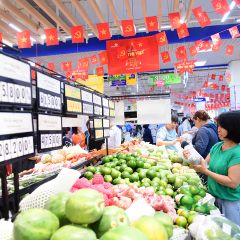 nguoi-dan-hao-hung-lua-chon-cac-san-pham-chat-luong-gia-tot-trong-chuong-trinh-tu-hao-hang-viet-17534009.jpg