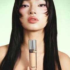 chau-bui-x-prada-beauty-su-ket-hop-giua-thoi-trang-va-lam-dep_67054655_670553c57e0a5.jpg
