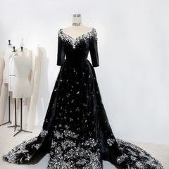 image?url=https%3A%2F%2Fwww.datocms-assets.com%2F56778%2F1723504809-dress.jpg%3Fauto%3Dformat%252Ccompress%26cs%3Dsrgb&w=3840&q=75