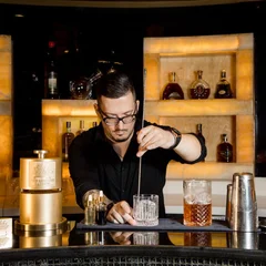 Andrei-Campian-Mixologist-1.jpg