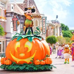 Hong-Kong-Disneyland_Mickey_s-Halloween-Time-Street-Party-lon-1024x682.jpeg
