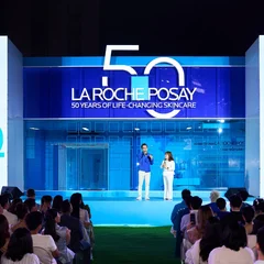 laraoche-50-nam-7.jpg