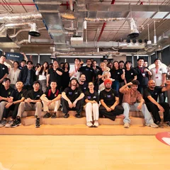 Các đội ngũ phát triển và cộng đồng tham dự Road to Colosseum Demo Day tại TP.HCM, nơi 16 dự án được chọn trình diễn sản phẩm sau bốn tuần phát triển.