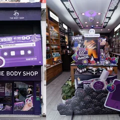 Phu_nu_hien_dai_the_body_shop_DEWBERRY_01.jpg