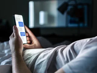 Người bạn đang tìm hiểu trên mạng có là AI? 5 dấu hiệu để hỏi lại trước khi trả tiền