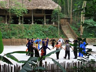Từ làng nghề đến homestay bản địa, du lịch cộng đồng đang viết lại cách người Việt trải nghiệm quê hương