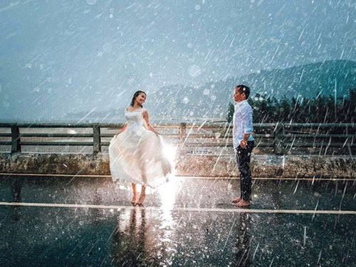 Phải làm gì nếu đám cưới gặp một cơn mưa bất chợt?