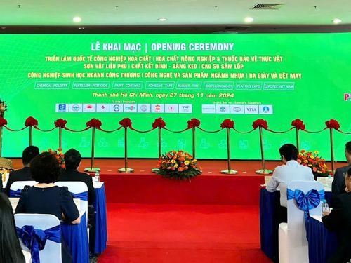Khai mạc Triển lãm quốc tế Công nghiệp hóa chất - VinaChem Expo 2024 thúc đẩy chuyển đổi xanh, chuyển đổi số