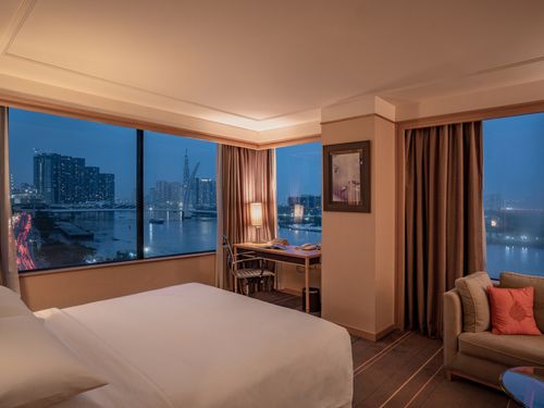 Renaissance Riverside Hotel Saigon giới thiệu gói 25 tiếng lưu trú giúp bạn kéo dài tận hưởng