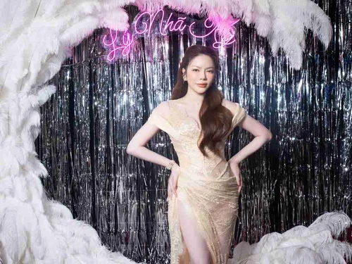 Hơn 1/2 showbiz Việt mừng tuổi mới của Lý Nhã Kỳ