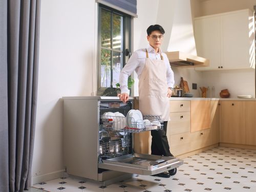 Cách Huy Trần chăm sóc gia đình bằng các thiết bị thông minh