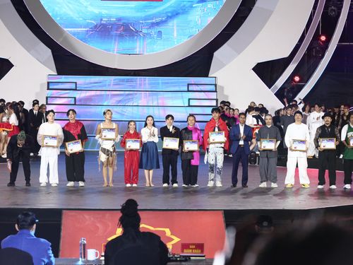 Dalat Best Dance Crew 2025: Việt Max và Viết Thành tiếp tục ngồi ghế giám khảo cùng giải thưởng khủng