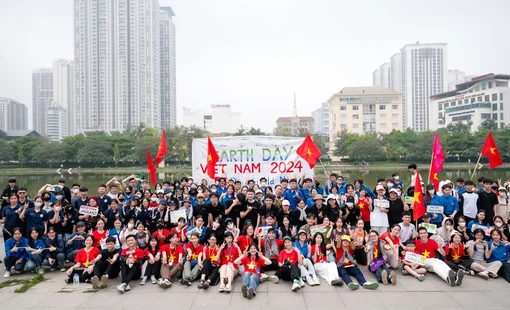Giới trẻ thành thị cùng LocknLock nhặt rác cho môi trường xanh sạch trong chiến dịch Earth Day Việt Nam 2024