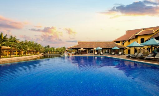 Xuyên không cảm nhận vẻ trầm mặc giữa lòng cố đô Hoa Lư tại Emeralda Resort Tam Cốc, Ninh Bình