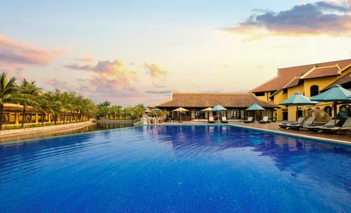 Xuyên không cảm nhận vẻ trầm mặc giữa lòng cố đô Hoa Lư tại Emeralda Resort Tam Cốc, Ninh Bình