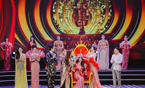 Hoa hậu Doanh nhân Châu Á 2025: Nguyên Thứ trưởng Bộ VHTTDL NSND Vương Duy Biên trao vương miện cho nữ giám đốc nhân lực