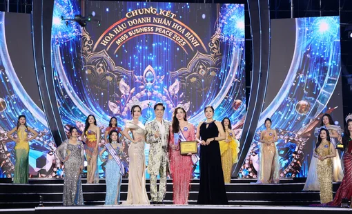Hoa hậu Doanh nhân Hòa bình 2025: Nữ tướng ngành xây dựng về đích với danh vị Á hậu 3