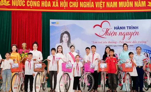 Hoa hậu Doanh nhân Hương sắc Việt Nam 2025: Tân Hoa hậu Minh Toán trở về quê nhà Ninh Bình, trao xe đạp tiếp bước học sinh khó khăn