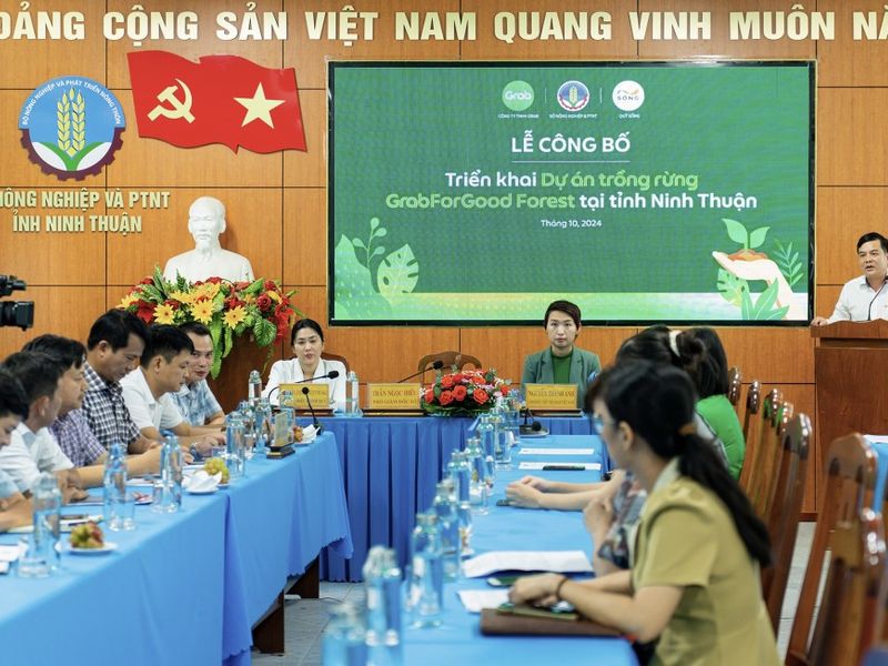 Cùng góp phần giảm phát thải carbon, Grab Việt Nam tích cực hợp tác triển khai các dự án trồng và bảo tồn rừng