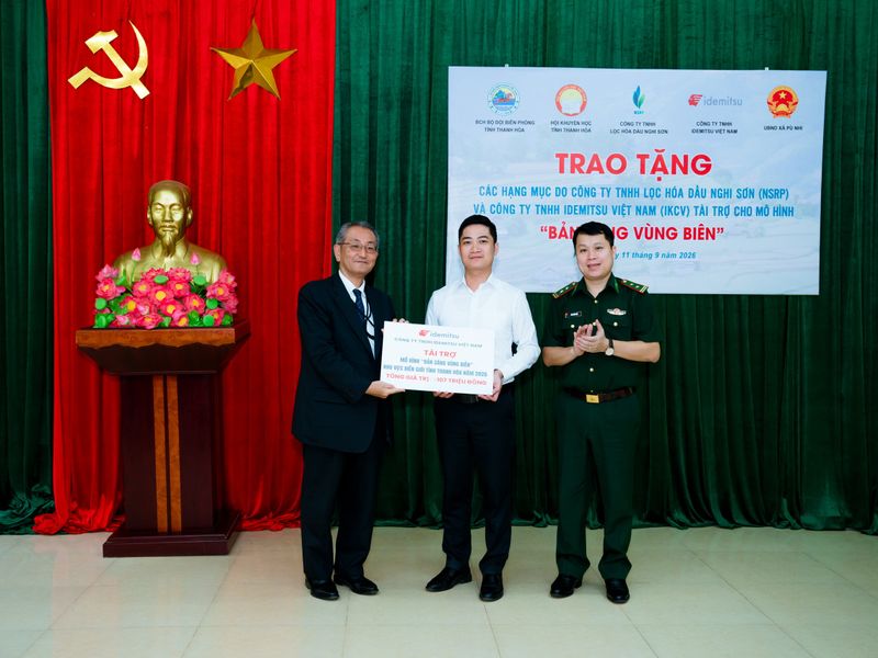 Idemitsu Việt Nam và NSRP đưa 30 cột đèn vào hạ tầng vùng biên, thắp sáng giá trị dài hạn bằng năng lượng mặt trời