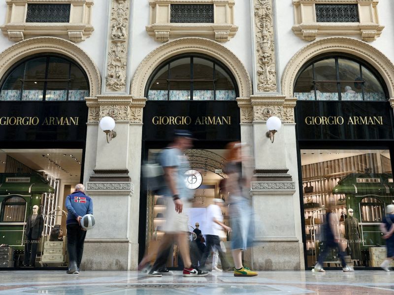 Armani và 15% cổ phần: Bài toán chia quyền sau nhà sáng lập