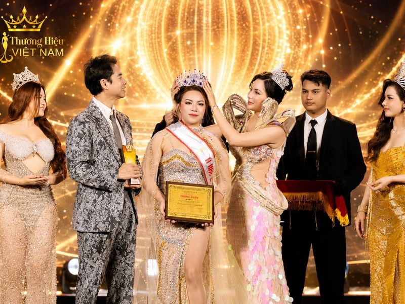 Hoa hậu Thương hiệu Việt Nam 2026: Nữ tướng ngành xây dựng Lê Yến Hoa đạt Á hậu 2