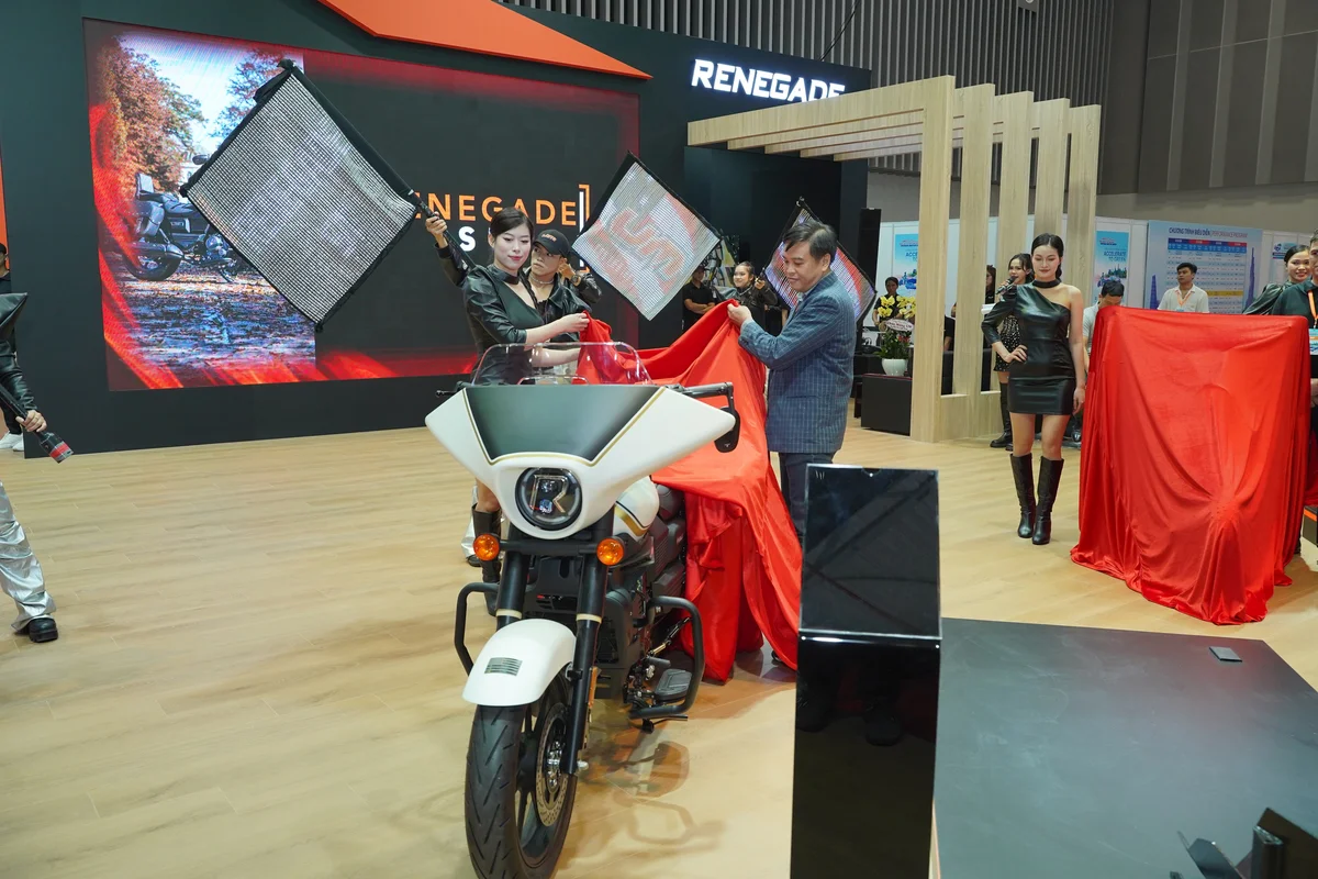 ra-mat-mau-xe-renegade-st-300cc-17298197750381941946477.jpg