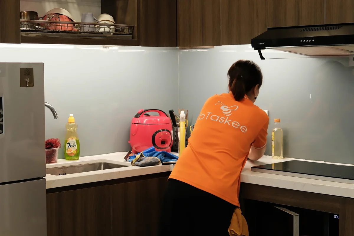 bNow tập trung vào những nhu cầu phát sinh nhanh với 9 nhóm dịch vụ, cho phép khách hàng chọn 2–4 công việc trong ca kéo dài 1–2 giờ. bTaskee ra mắt bGift và bNow.
