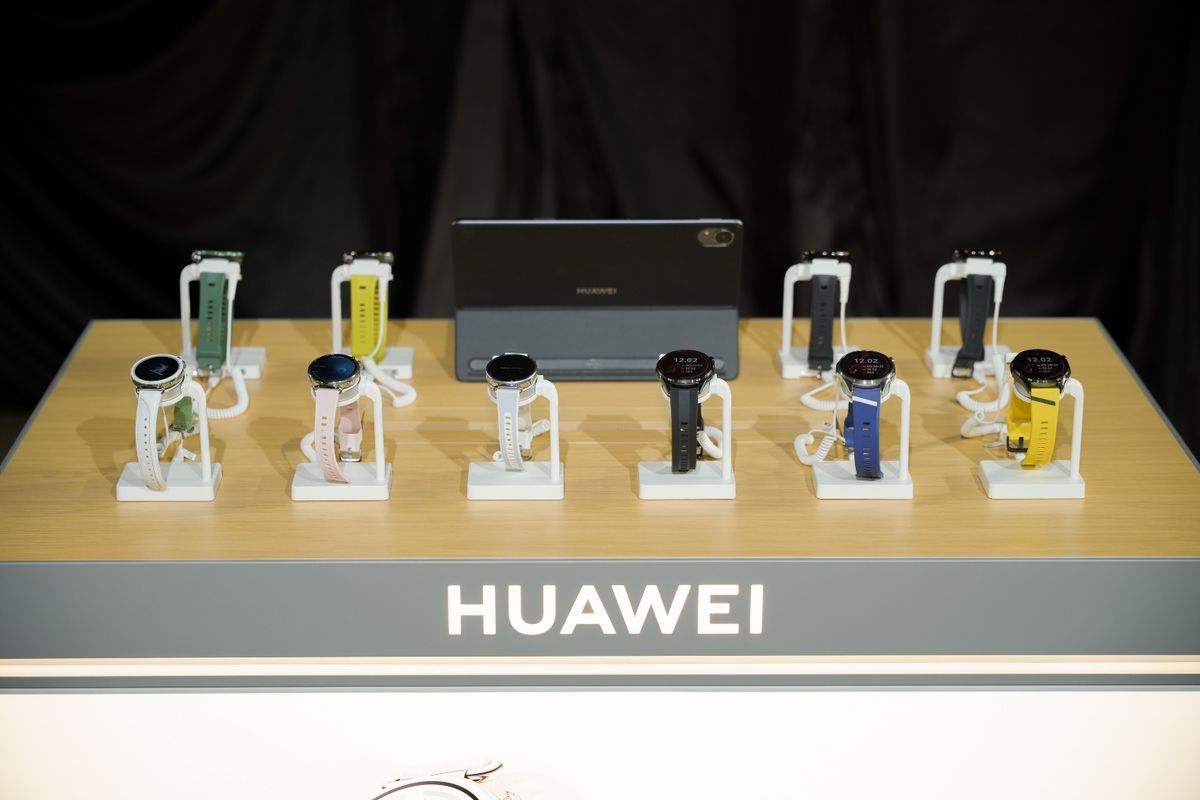 HUAWEI WATCH GT 7 Series là thế hệ đồng hồ thông minh mới được phát triển với trọng tâm là các tính năng quản lý sức khỏe nâng cao, kết hợp khả năng hỗ trợ thể thao ngoài trời chuyên sâu, thiết kế bền bỉ và thời lượng sử dụng dài.