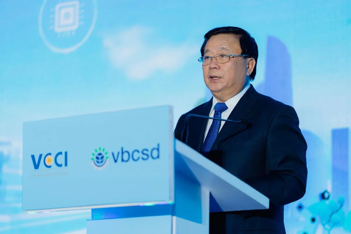 GS.TS Nguyễn Xuân Thắng, Ủy viên Bộ Chính trị Khóa XIII, Chủ tịch Hội đồng Lý luận Trung ương chia sẻ tại diễn đàn.