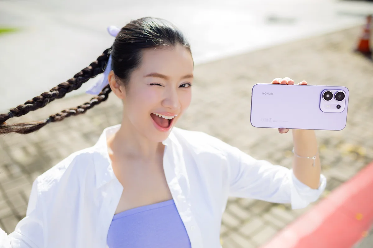 HONOR 600S hướng đến trải nghiệm sử dụng bền bỉ hàng ngày với thiết kế chú trọng độ bền, nút AI một chạm giúp truy cập nhanh các tính năng thông minh, khả năng kháng nước cùng thời lượng pin dài.