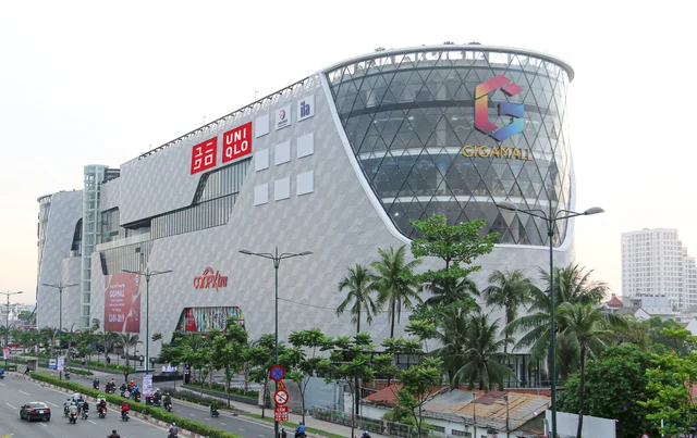 uniqlo-cong-bo-khai-truong-cua-hang-moi-uniqlo-gigamall-17053146108861422766158.png