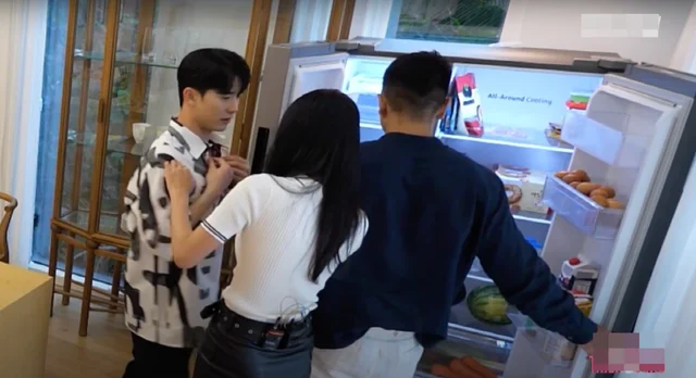 khanh-linh-cai-nut-ao-cho-minuk-17281765818121238366114.png