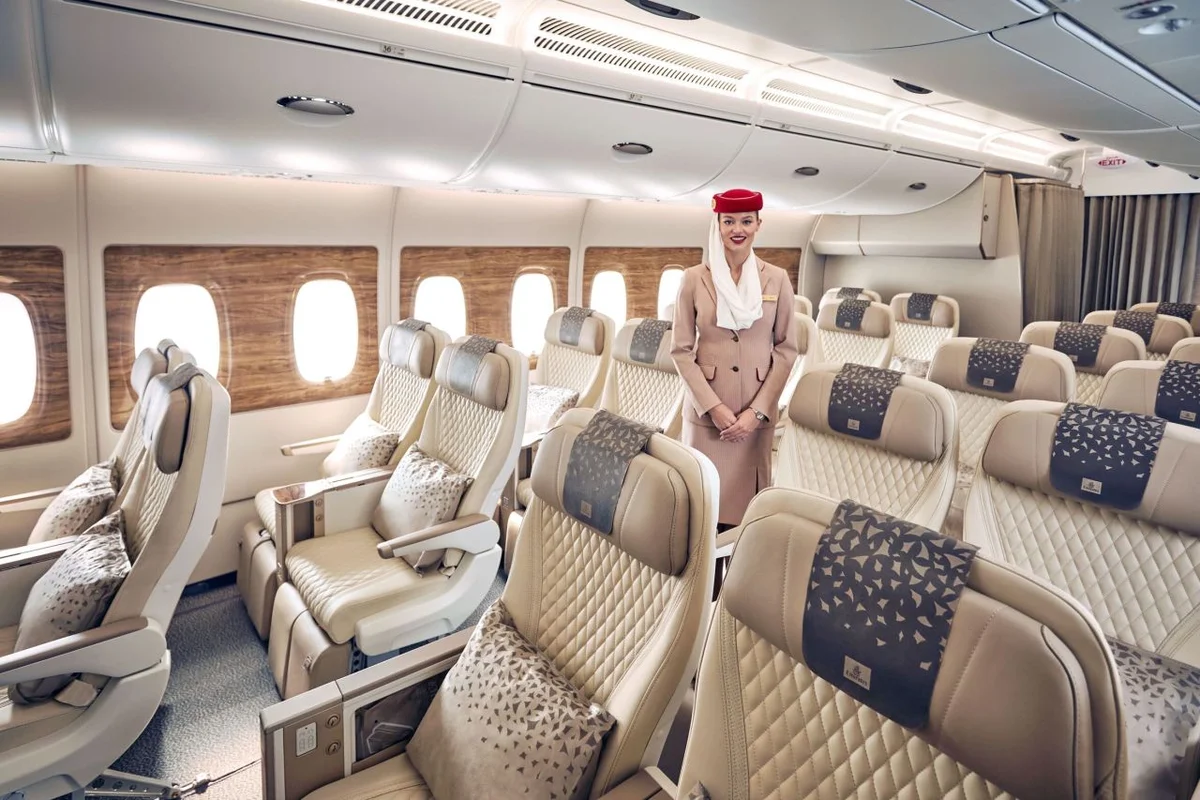 U36050_3-chie-c-a380-va-5-chie-c-boei_1731557256.jpg