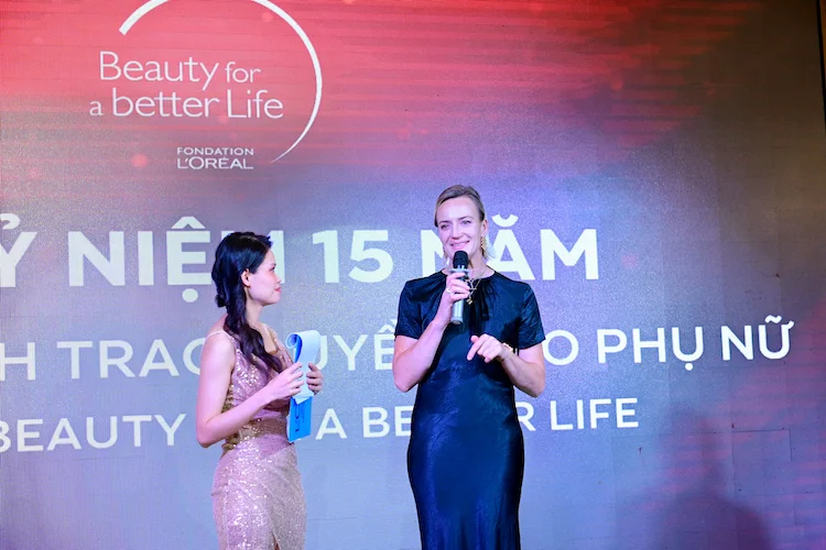 LOreal-trao-quyen-phu-nu-08.jpg