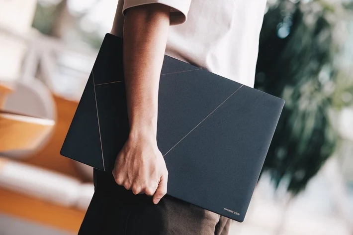 asus-ra-mat-laptop-ai-16-inch-mong-nhe-trang-bi-chip-amd_67df96280d5f9.jpg